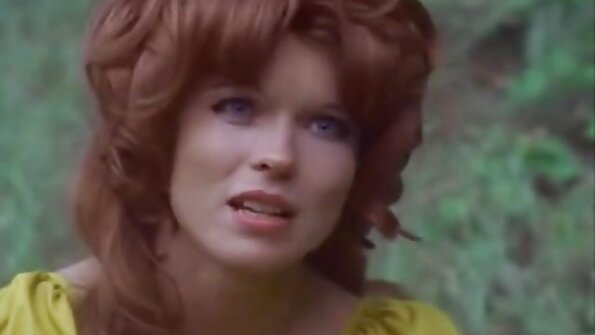 Ein dünnes Luder reitet hier einen Schwanz mit ihrer nassen nackte frauen ab 50 Fotze