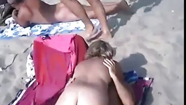 Eine Blondine mit noch heißem Körper reife frauen ab 50 nackt wird penetriert