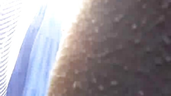 Ein schwarzer Typ steckt seinen großen schwarzen Schwanz anal in einen Teenie reife frauen nackt bilder