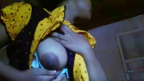 Blauhaariges amerikanisches Babe wird von reife nackte frauen videos ihrem geilen Lover gefickt